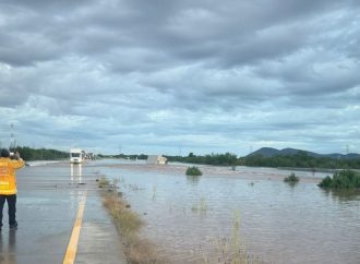 Cortan tramo carretero entre Ciudad Obregón y Guaymas por inundación