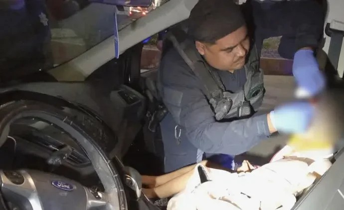 Policías brindan primeros auxilios a menor de cuatro años en Hermosillo