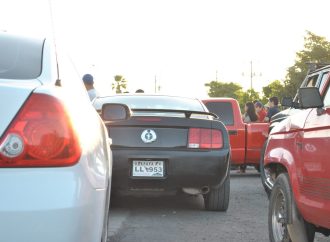 Busca diputado De la Vega crear un registro de carros “chocolate”