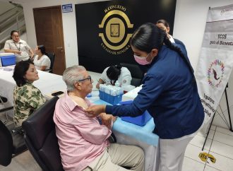 Realizan jornada de vacunación en el Congreso del Estado