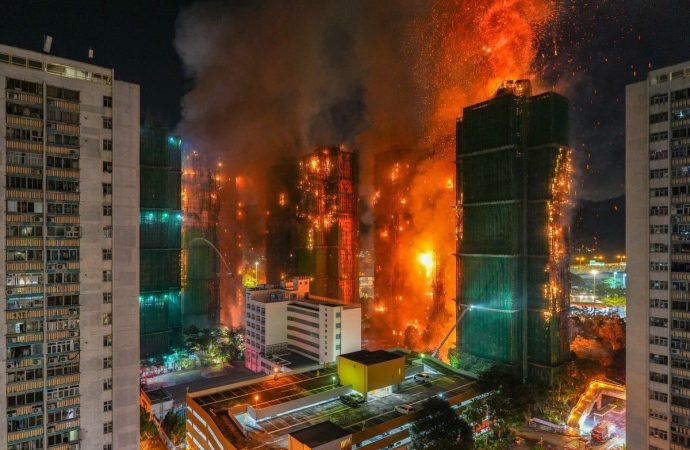 Tragedia en Hong Kong: incendio en complejo residencial deja 44 muertos y más de 270 desaparecidos