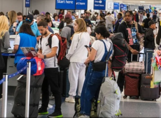 Cierre de gobierno en EU: cancelan por cuarto día más de mil vuelos