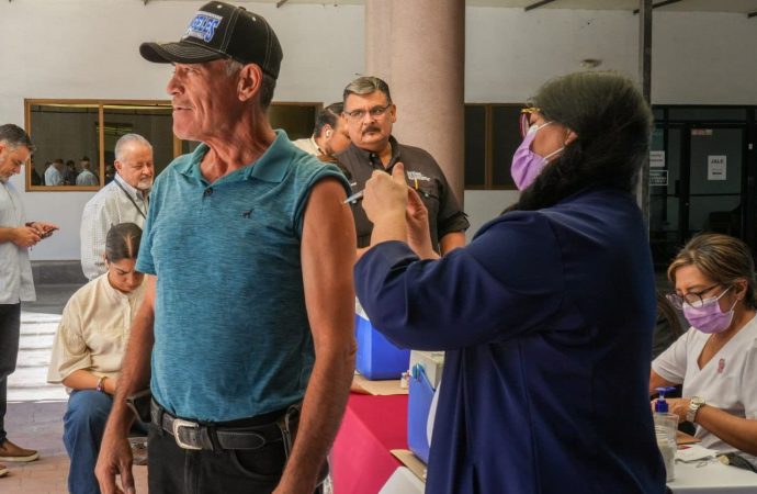 Gobernador Durazo refuerza la prevención de enfermedades respiratorias con jornada de vacunación invernal