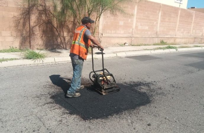 Continúan jornadas permanentes para el mantenimiento de vialidades en Hermosillo
