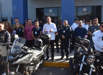 Entrega Elías Retes 7 moto patrullas a seguridad publica