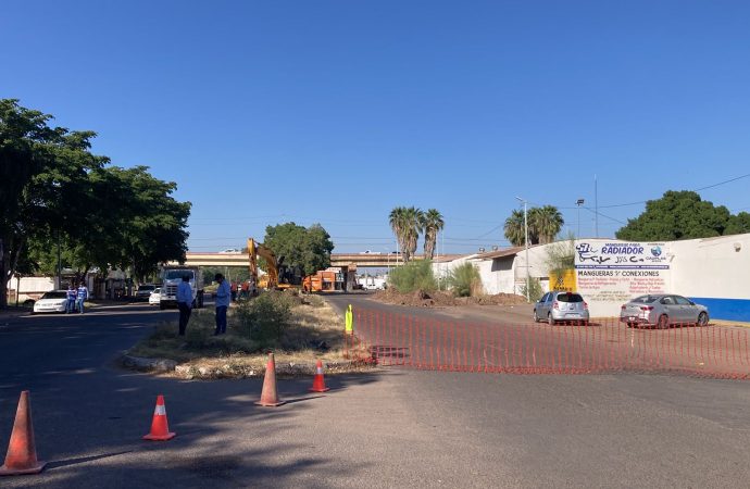Cierran circulación en calle 300 por obras de OOMAPASC