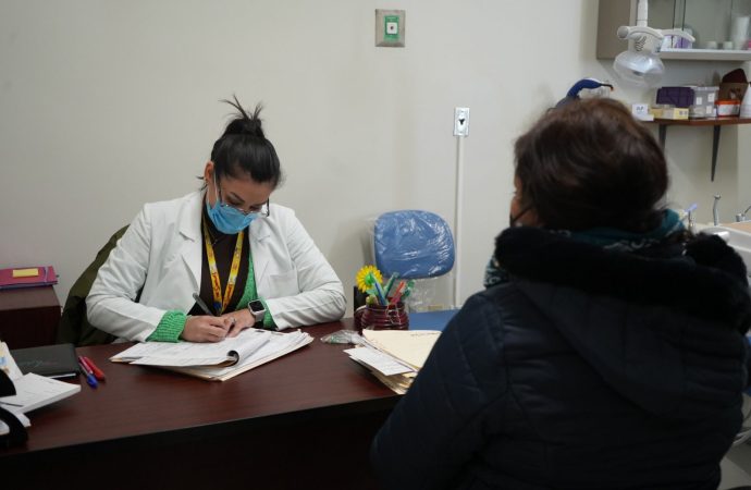 Llama Salud Sonora a evitar automedicarse y acudir por atención médica ante signos de dengue