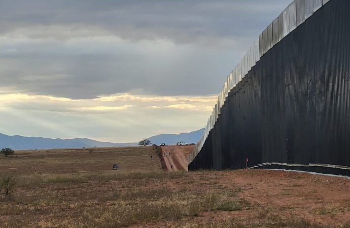 Protestan en Sonora por ampliación del muro fronterizo