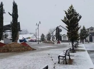 Suspenden clases y ajustan horarios en la sierra ante lluvias y frío extremo