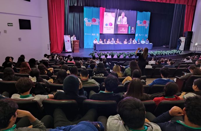Realizan la final del Debate Juvenil 2025 del IEE