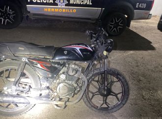 Policía de Hermosillo asegura arma prohibida, droga y recupera motocicleta robada