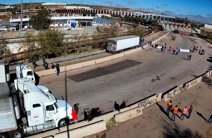 Agricultores de Sonora bloquean garita de Nogales y casetas de Navojoa y SLRC
