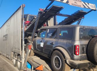 Agricultores toman dos tramos carreteros en la frontera de Sonora