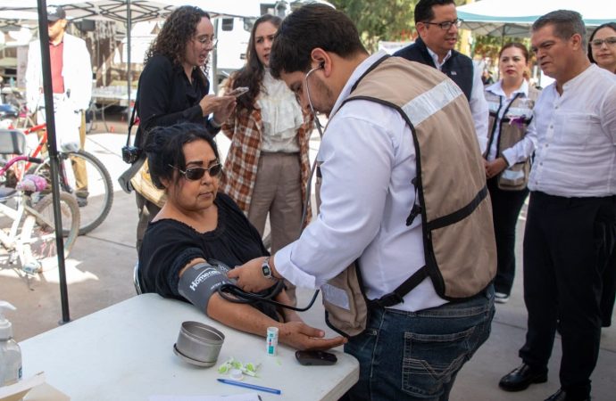 Llevan acciones de salud al poblado Miguel Alemán