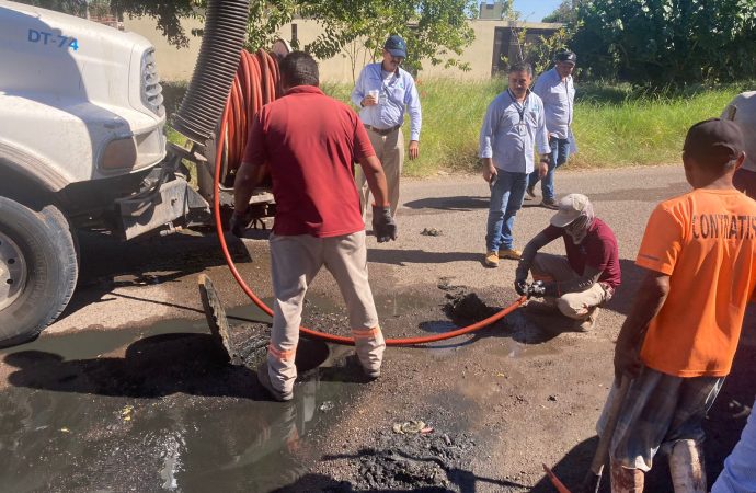 Retiran bloqueo en tubería sanitaria provocado por toallitas húmedas