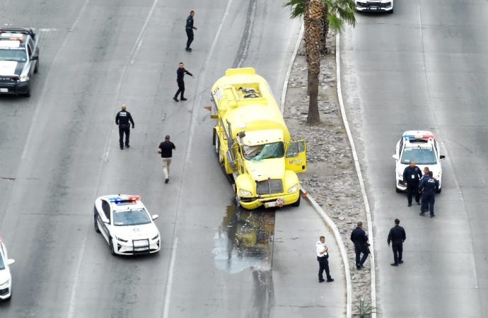 Roba pipa de gasolina y provoca caótica persecución con más de 20 patrullas en Hermosillo