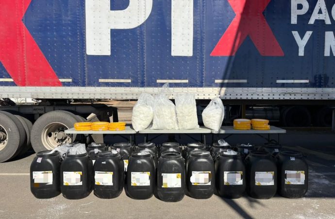 Logran golpe a la delincuencia con 300 kilos de metanfetamina asegurados en SLRC