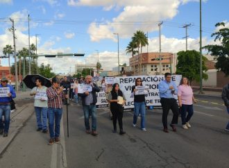 Marchan integrantes del STAUS en exigencia al cumplimiento del contrato