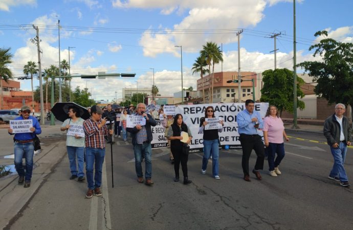 Marchan integrantes del STAUS en exigencia al cumplimiento del contrato