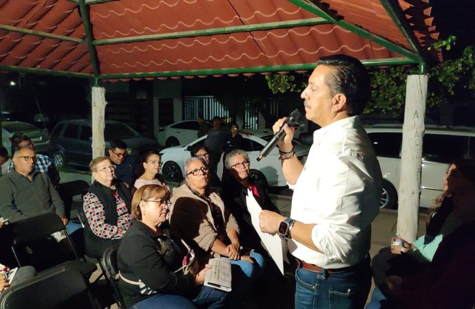 Propondrá David Figueroa fumigación obligatoria en escuelas de nivel básico de Sonora