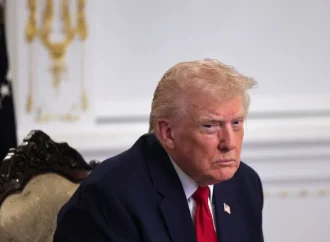 Trump advierte a aerolíneas y narcotraficantes que el espacio aéreo de Venezuela estará cerrado en su totalidad