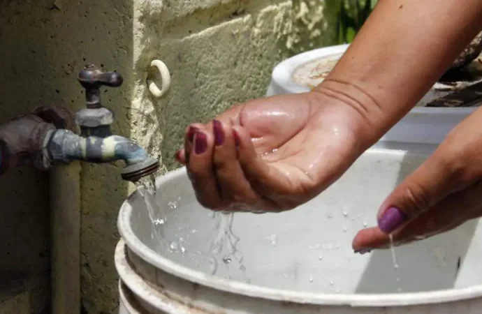 Variaciones en agua potable afectan colonias del norte de Hermosillo