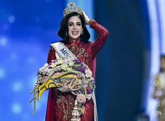 Fátima Bosch da a México la corona de Miss Universo 2025