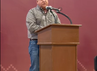 El gobernador Alfonso Durazo recibió el reconocimiento del alcalde Pancho Platas por su respaldo continuo hacia Moctezuma y los municipios serranos.