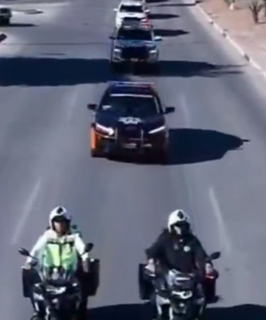 Policía de Hermosillo lleva alegría navideña a la niñez de La Cholla con entrega de juguetes