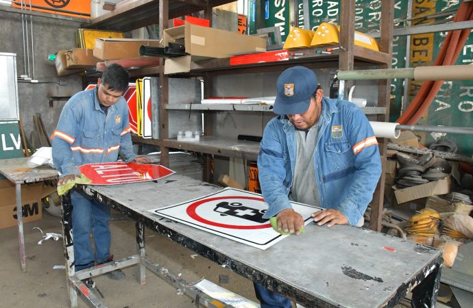 Avanza Gobierno Municipal en señalización y semaforización en Hermosillo