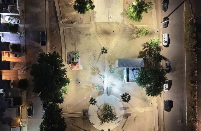 Cajeme avanza con programa de iluminación en plazas y áreas deportivas