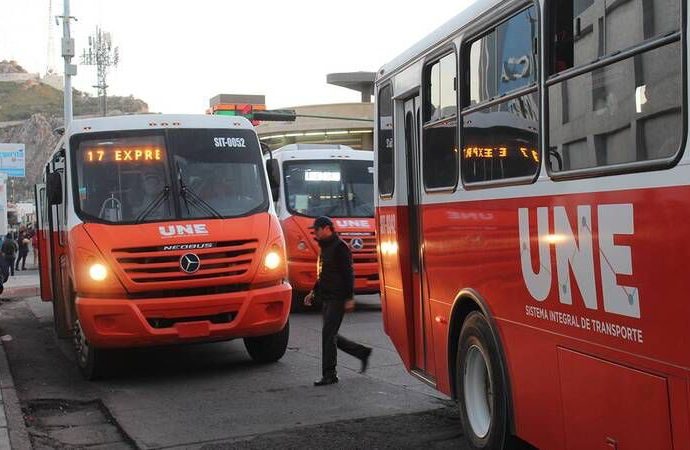 ARRESTAN A PASAJERO POR PRESUNTO ACOSO A JOVEN DENTRO DE UN CAMIÓN URBANO EN COLONIA OLIVARES