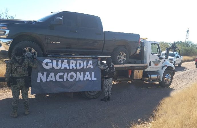 Aseguran arsenal y autos de lujo en Navojoa