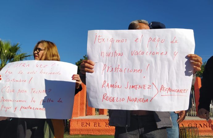 Se manifiestan académicos de ITH por falta de pagos de fin de año