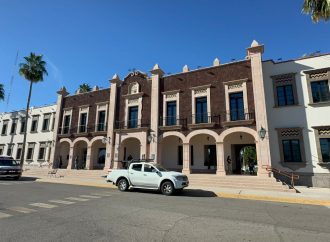 En Sonora, profesor universitario cumple 90 horas en huelga de hambre; exige aumento salarial y de nivel