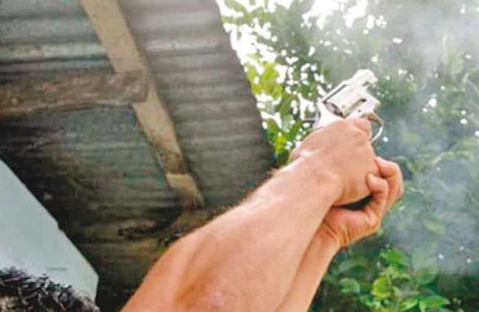 Disparar al aire es un delito y pone vidas en riesgo