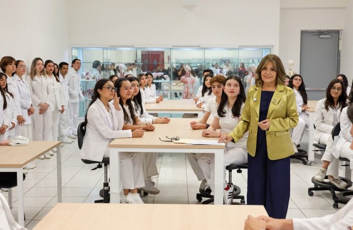 Invitan a docentes de la UES a participar para tener base