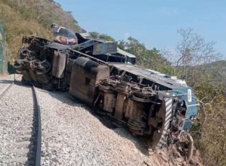 Se descarrila tren interoceánico en Oaxaca con más de 240 pasajeros