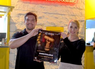 Reconoce Ayuntamiento de Hermosillo a “Burrócratas” con placa del “Mejor Perche de La H”