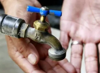 Trabajos en tubería podrían generar cortes y baja presión de agua en nueve colonias