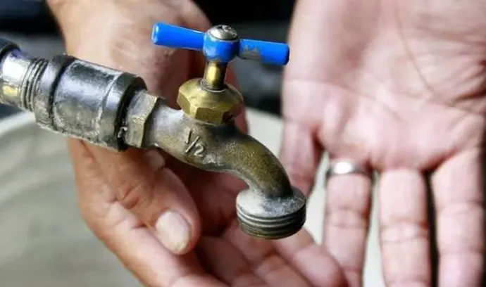 Trabajos en tubería podrían generar cortes y baja presión de agua en nueve colonias