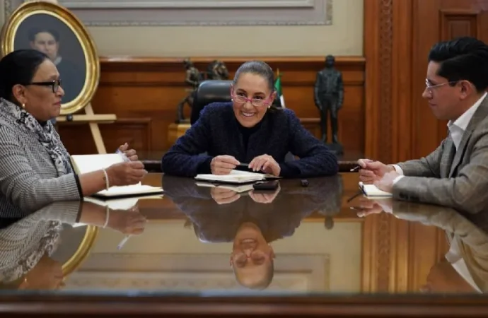 Sheinbaum habla por teléfono con el papa León XIV y lo invita a México en el Día de la Virgen de Guadalupe