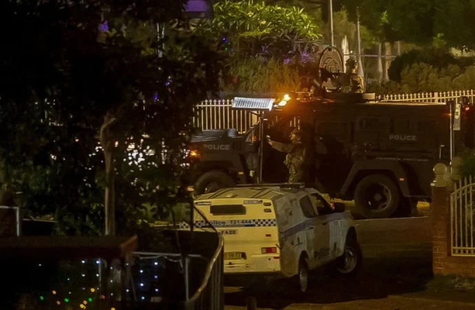 Arrestan a siete hombres en Sídney por presunto extremismo islamista; planeaban un ataque, según la policía