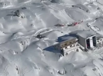 Incidente en teleférico deja a cerca de 100 personas varadas en los Alpes italianos