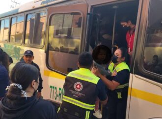 Evacúan a 61 niños de guardería en Navojoa tras incendio de bodega contigua