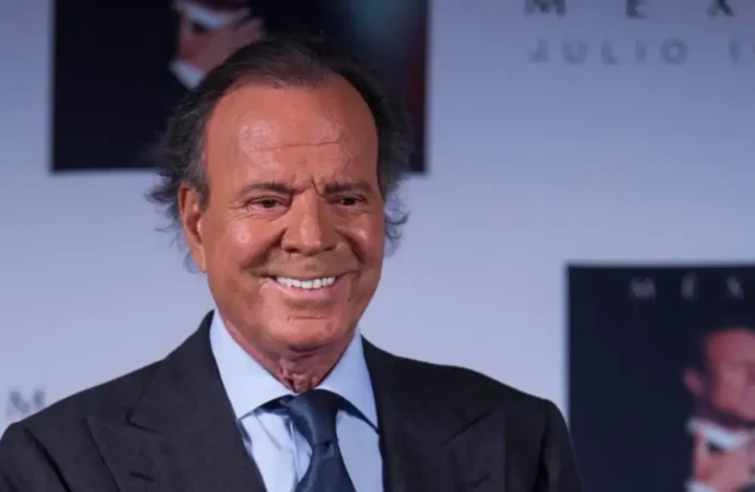 Defensa de Julio Iglesias solicita archivar investigación en España por falta de competencia y por presunto perjuicio a su reputación