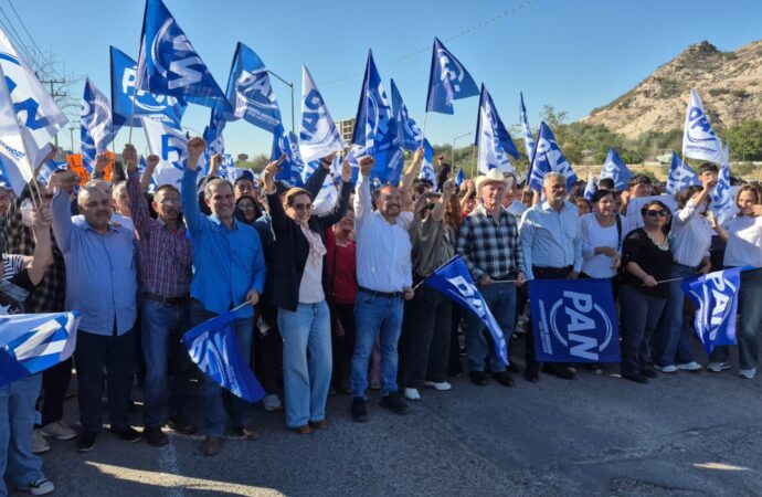 López Caballero va por Hermosillo; Padrés lo arropa en su registro