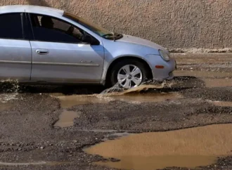 Hermosillo enfrenta crisis de infraestructura: fugas de agua y drenajes colapsados impactan a la ciudad