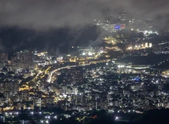 Caracas recibe ataque aéreo y el gobierno de Maduro denuncia “agresión externa”