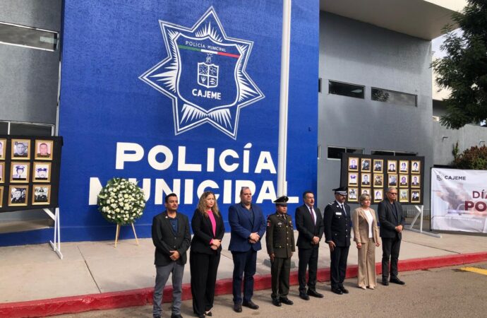 Recuerdan a policías caídos